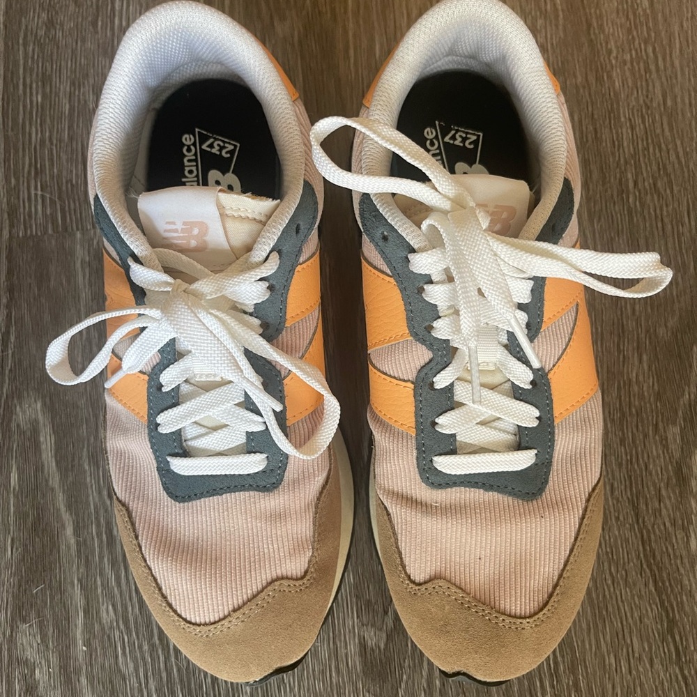 New balance sneakers 237